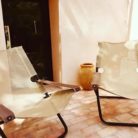 فندق مبيت وإفطار Bastide Sainte Trinide 4*