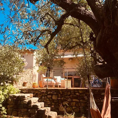 Bastide Sainte Trinide فندق مبيت وإفطار