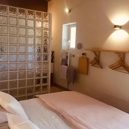 Bastide Sainte Trinide ساناري سور مير