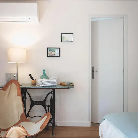 Bastide Sainte Trinide ساناري سور مير