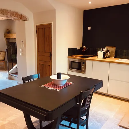 Bastide Sainte Trinide فندق مبيت وإفطار 4*