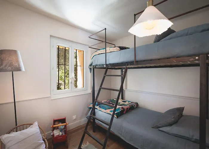 Bastide Sainte Trinide 4*