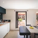 Bastide Sainte Trinide 滨海萨纳里