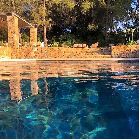 Bastide Sainte Trinide Couette-café 4*