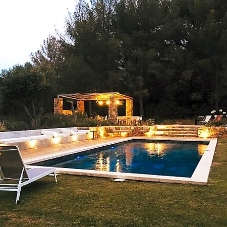 Bastide Sainte Trinide 4*