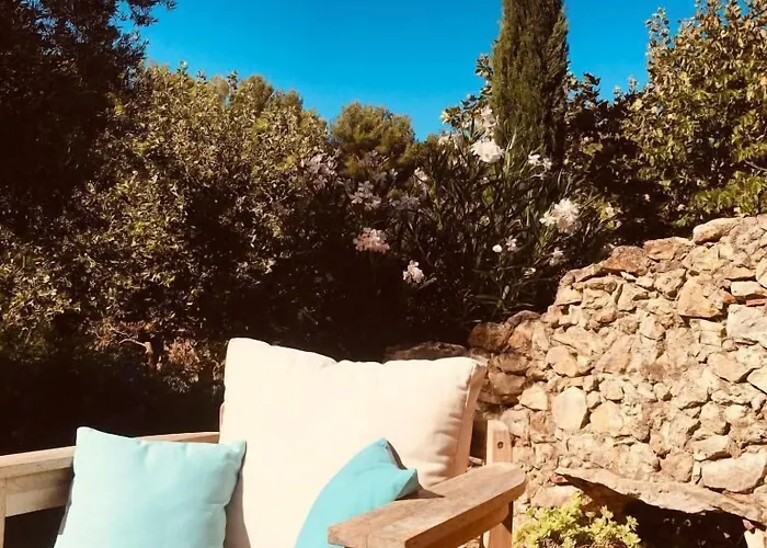 Bastide Sainte Trinide فندق مبيت وإفطار 4*